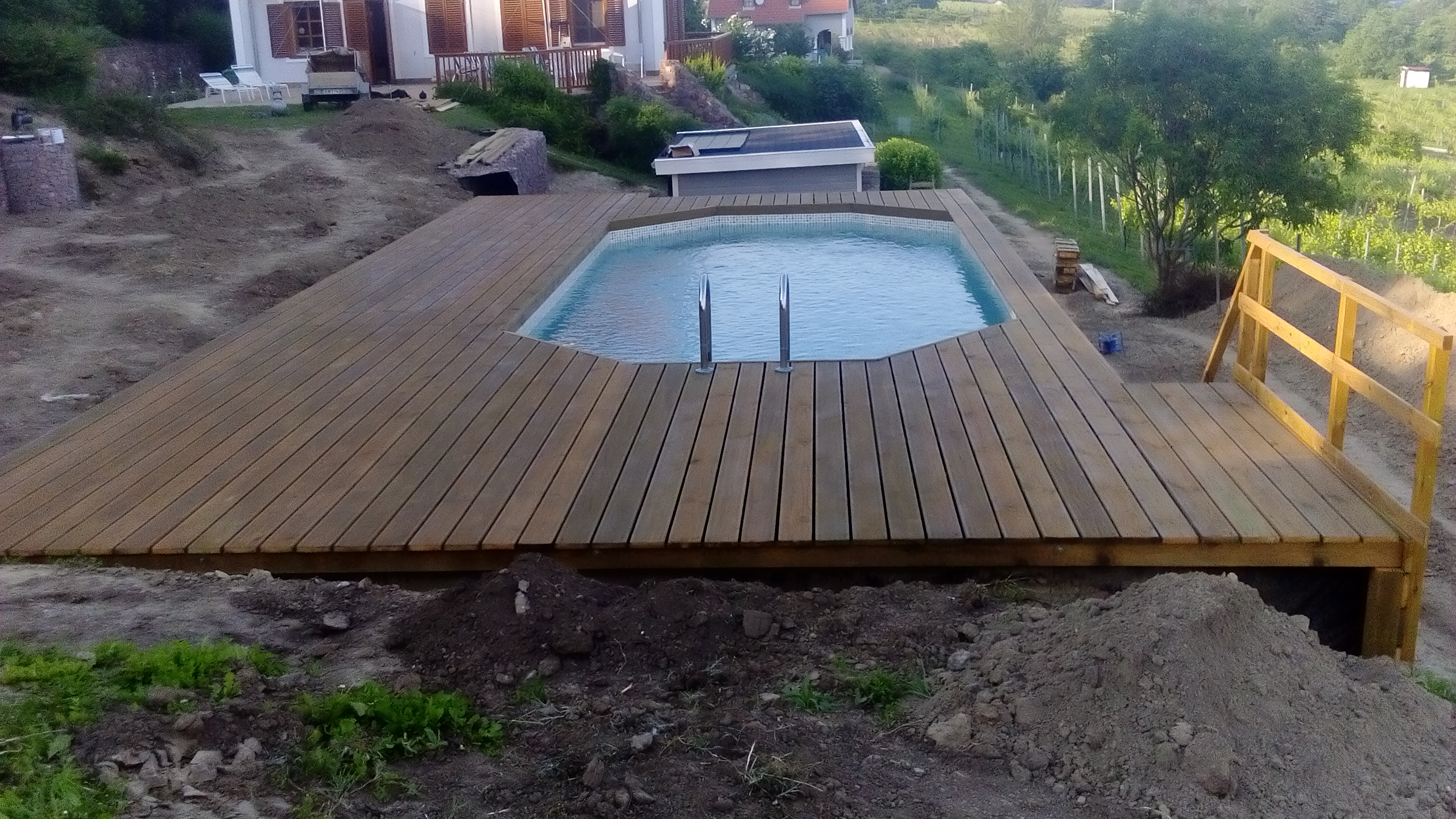 Fa terasz padló burkolat építés