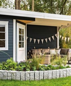 Lapostetős faház fatároló terasszal Weka 213 antracit