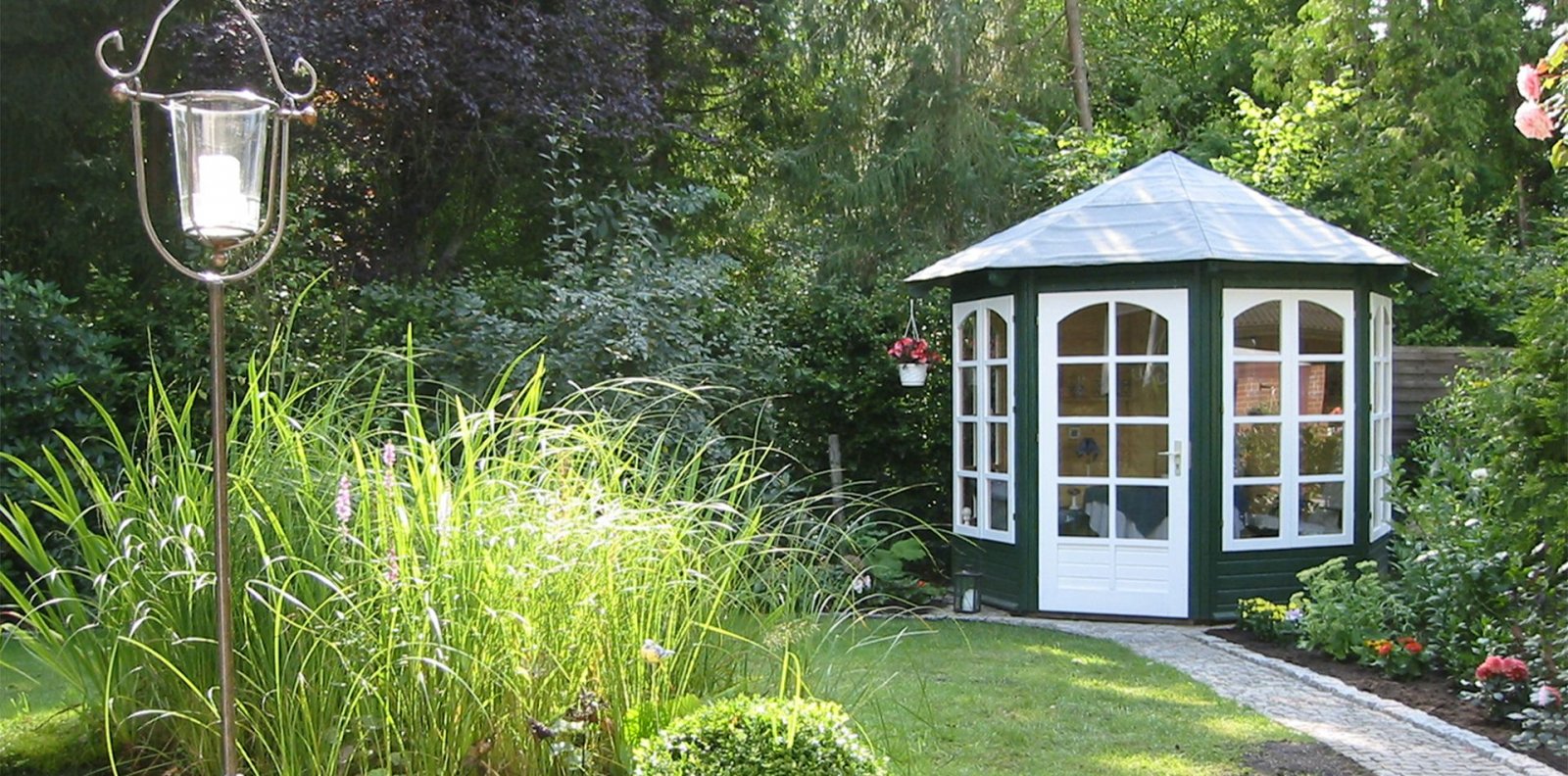 Zárt pavilon Weka szaletli ablakokkal