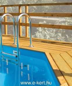 Felszín feletti medence napozóterasz